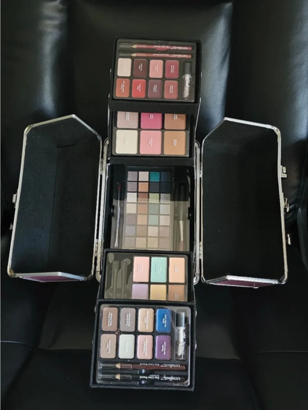 Ulta Professional Women Makeup Train Case Palette - Multi-Color NWOT